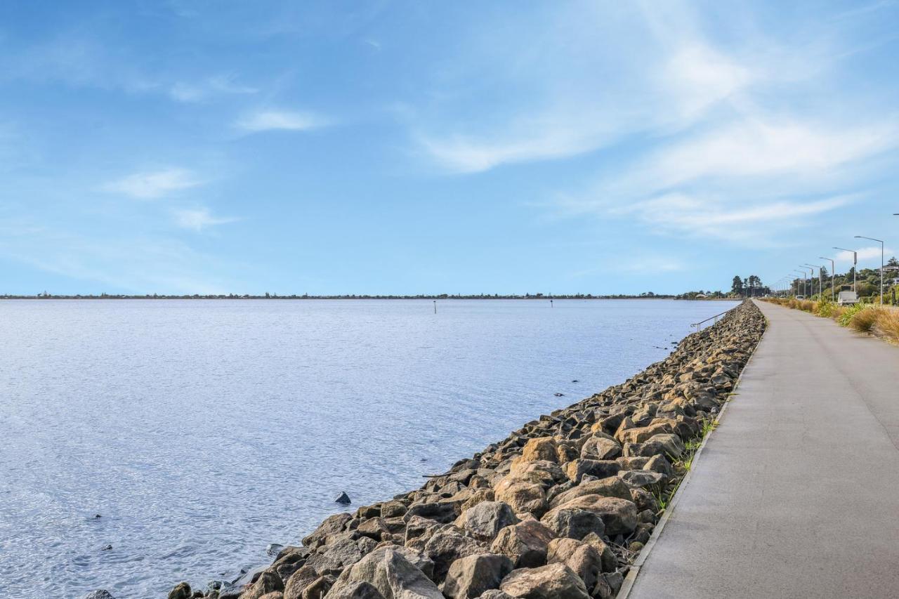 Gatehouse On The Bay - Christchurch Holiday Unit Екстериор снимка